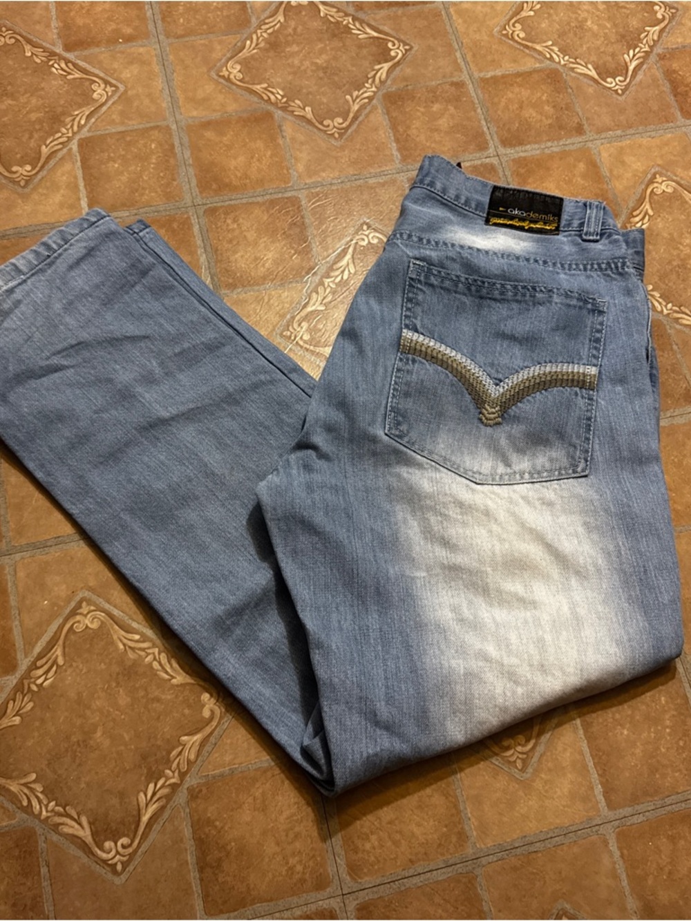 Vintage Y2K Light Blue Akademiks Jeans - Embroidered - Size 36.